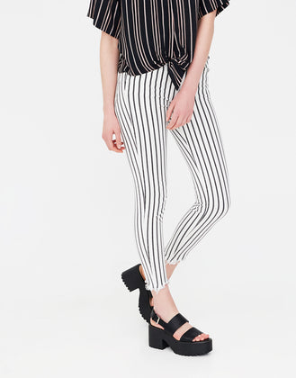 Striped shirt with knot