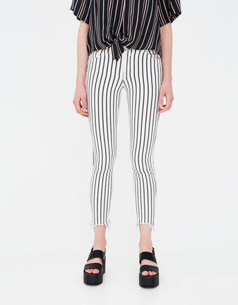 Striped shirt with knot