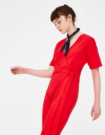 Long jumpsuit neckline