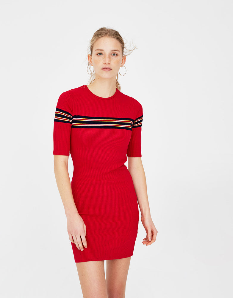 Dress with stripes on the chest