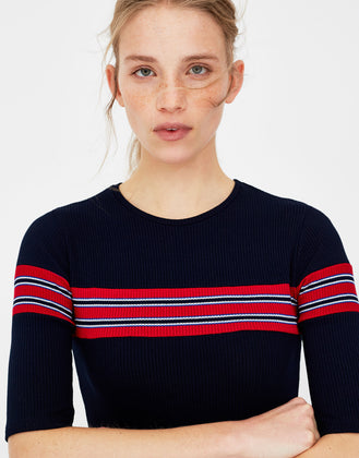 Dress with stripes on the chest