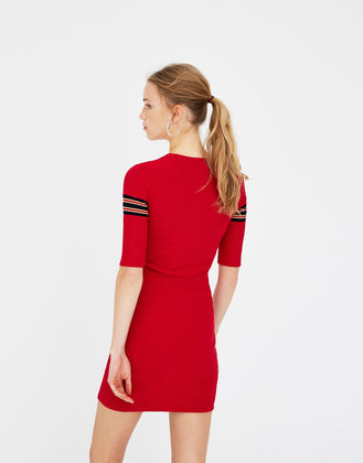 Dress with stripes on the chest